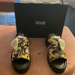 Versace jeans couture mules/clogs